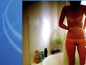 調理した若い女性は、彼女の夫が働くのを待っている台所で彼女の赤いズボンを脱ぎ、金属のディルドを使って彼女の膣を自慰行為します。 sex 動画 無料 女性 向け